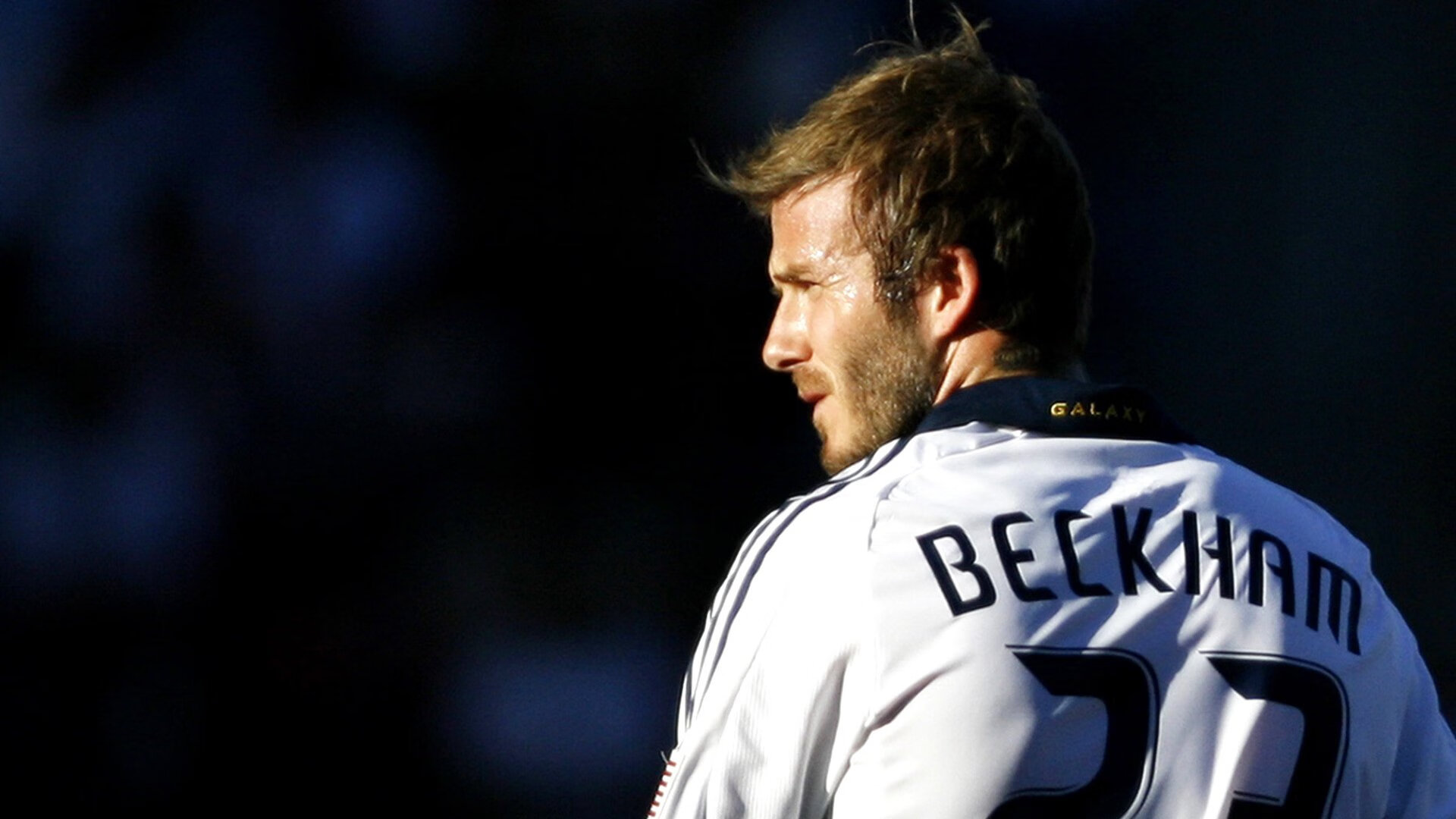 “极速追逐”——现场实时追踪比赛动态，极速追逃