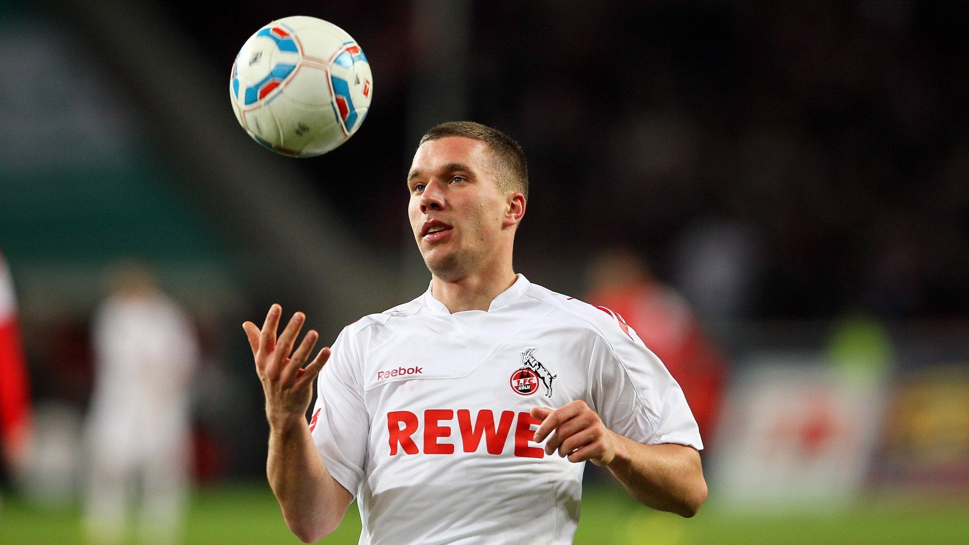 “青春启航”青少年篮球文化巡展在上海全面展开，弘扬体育精神